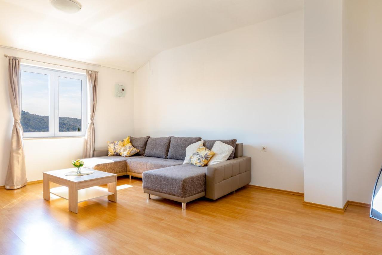 Apartments Villa Maja ロゴズニッツァ エクステリア 写真