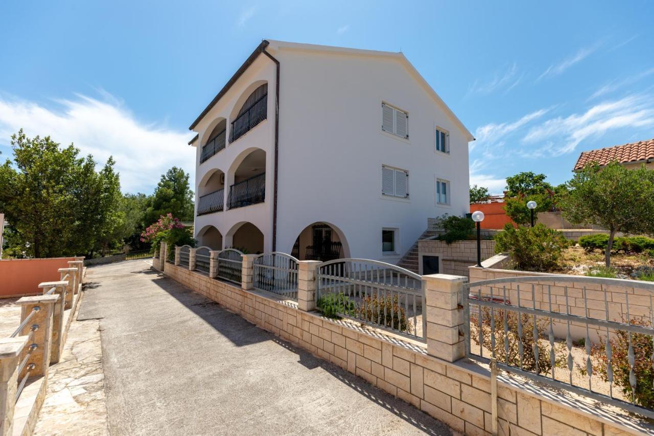 Apartments Villa Maja ロゴズニッツァ エクステリア 写真
