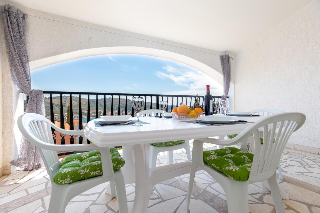 Apartments Villa Maja ロゴズニッツァ エクステリア 写真