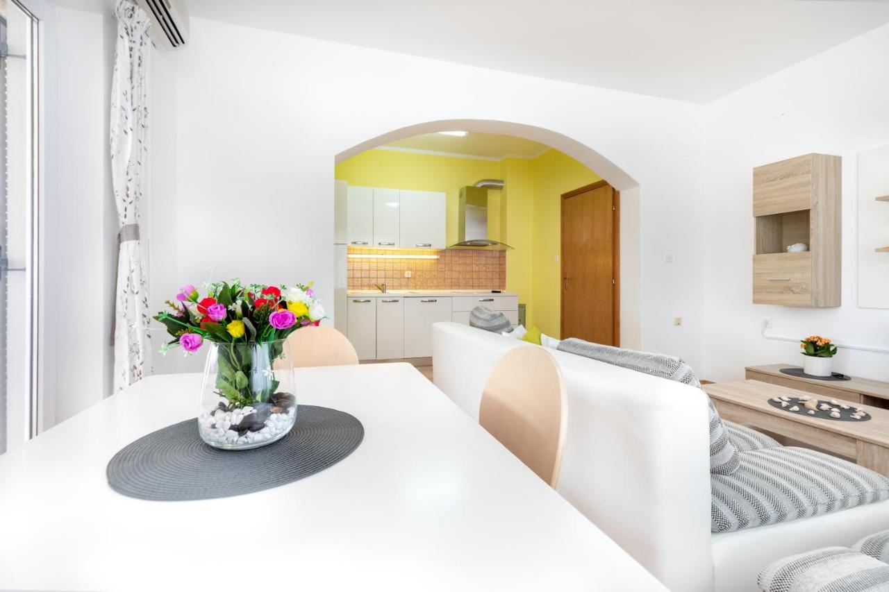 Apartments Villa Maja ロゴズニッツァ エクステリア 写真