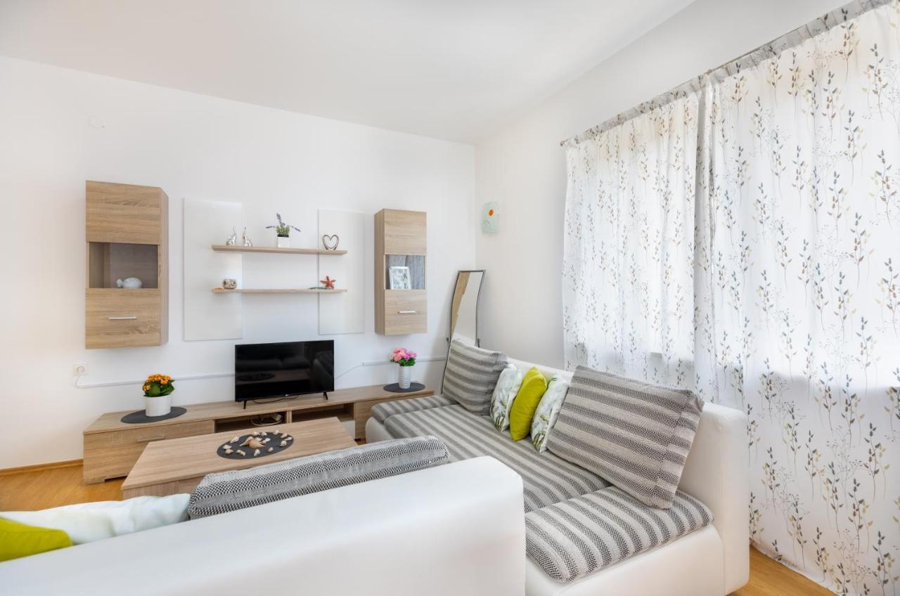 Apartments Villa Maja ロゴズニッツァ エクステリア 写真