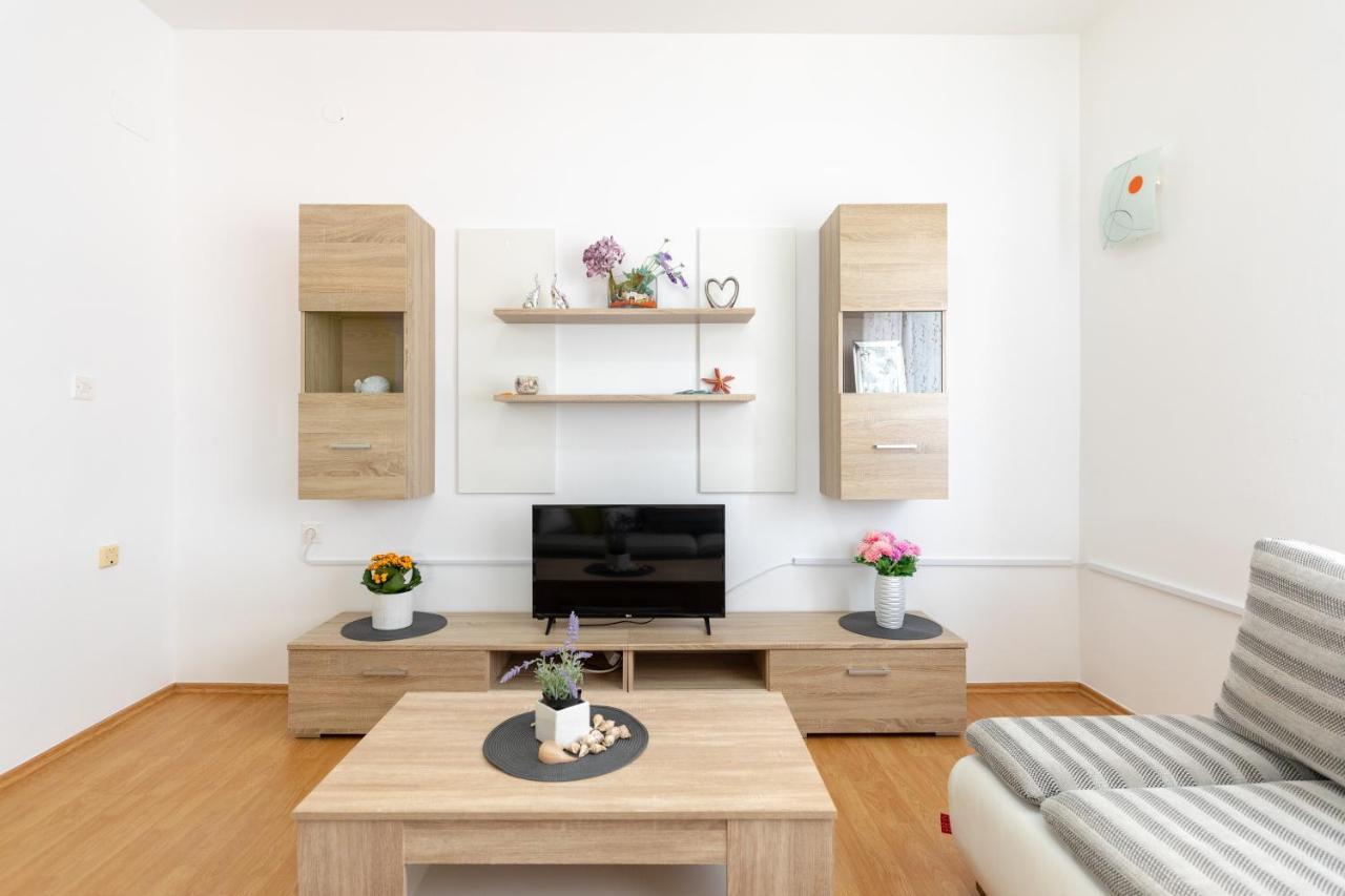 Apartments Villa Maja ロゴズニッツァ エクステリア 写真