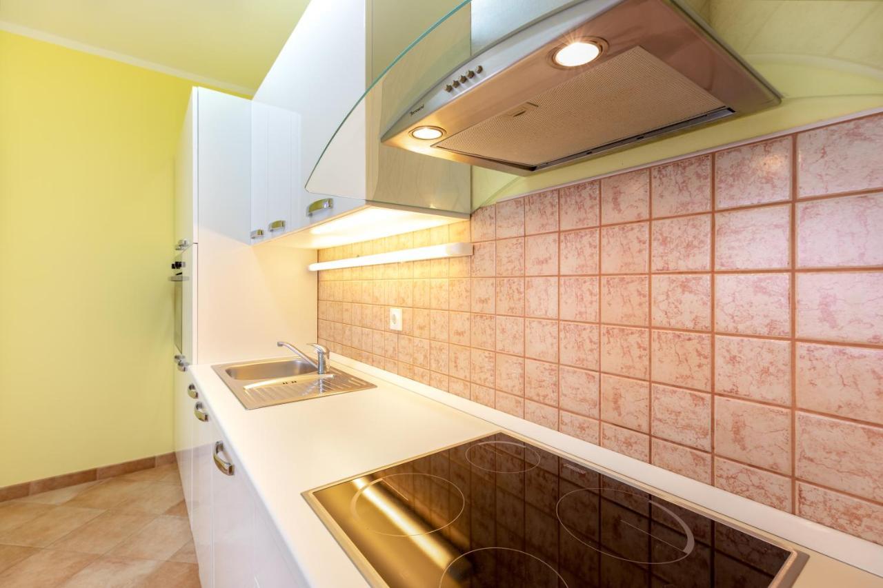 Apartments Villa Maja ロゴズニッツァ エクステリア 写真