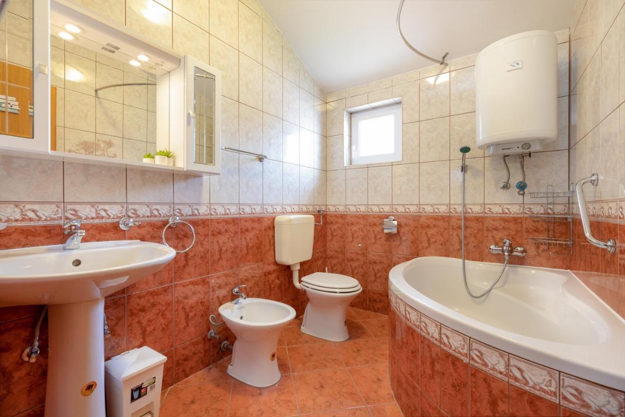 Apartments Villa Maja ロゴズニッツァ エクステリア 写真
