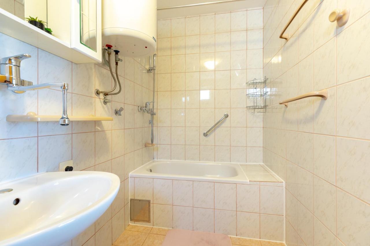 Apartments Villa Maja ロゴズニッツァ エクステリア 写真